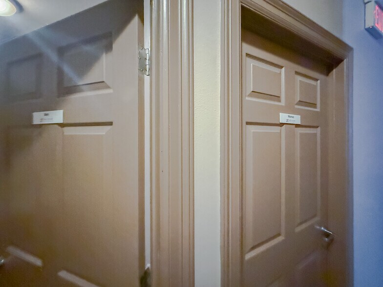 More Photos Of 1004 E 6th St, Alice Healthcare For Sale