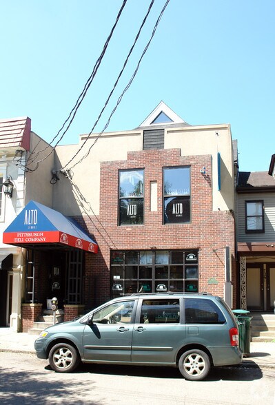 More Photos Of 728 Copeland St, Pittsburgh Freestanding For Sale