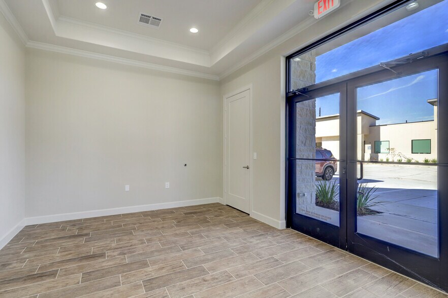 More Photos Of 855 Rockmead Dr, Kingwood Medical For Lease