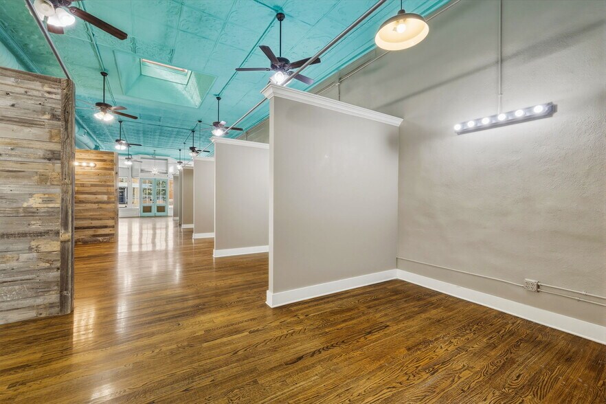 More Photos Of 318 N Chadbourne St, San Angelo Storefront For Sale