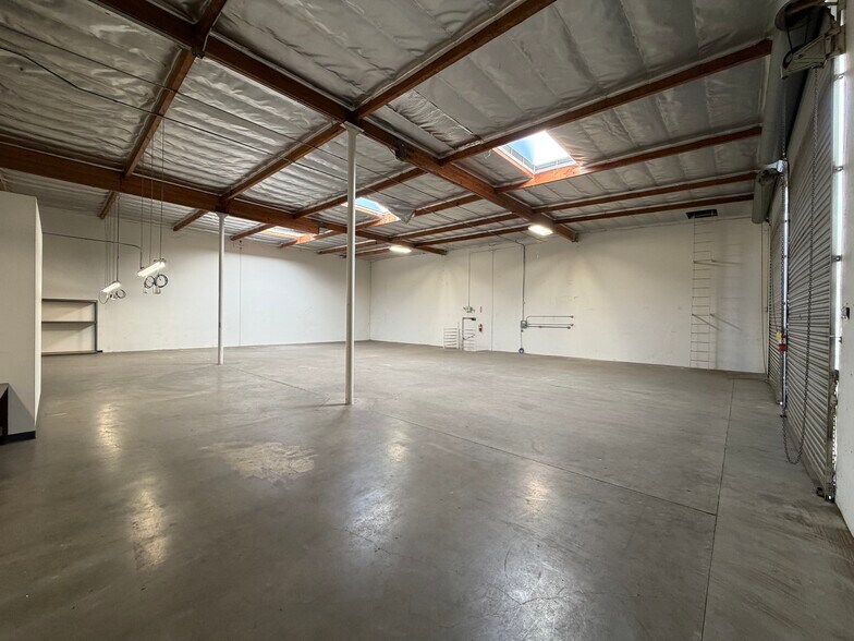 More Photos Of 18320 Bedford Cir, City of Industry Warehouse For Lease