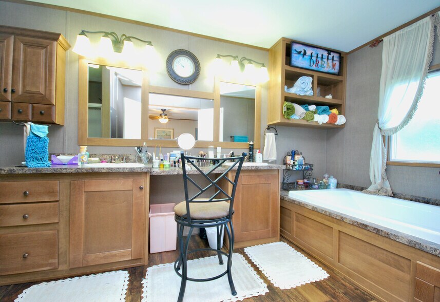 More Photos Of 12604 N State Highway 95, Cistern Restaurant For Sale