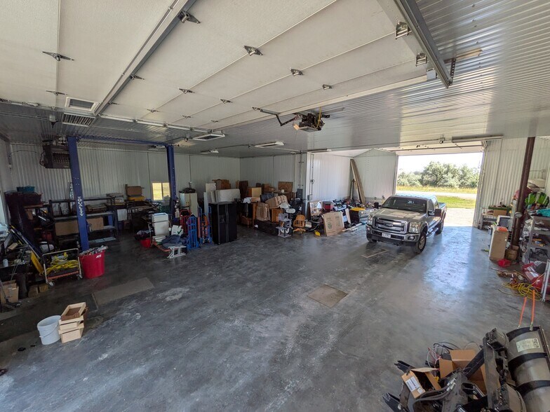 More Photos Of 6891 Grand Ave, Billings Service For Lease