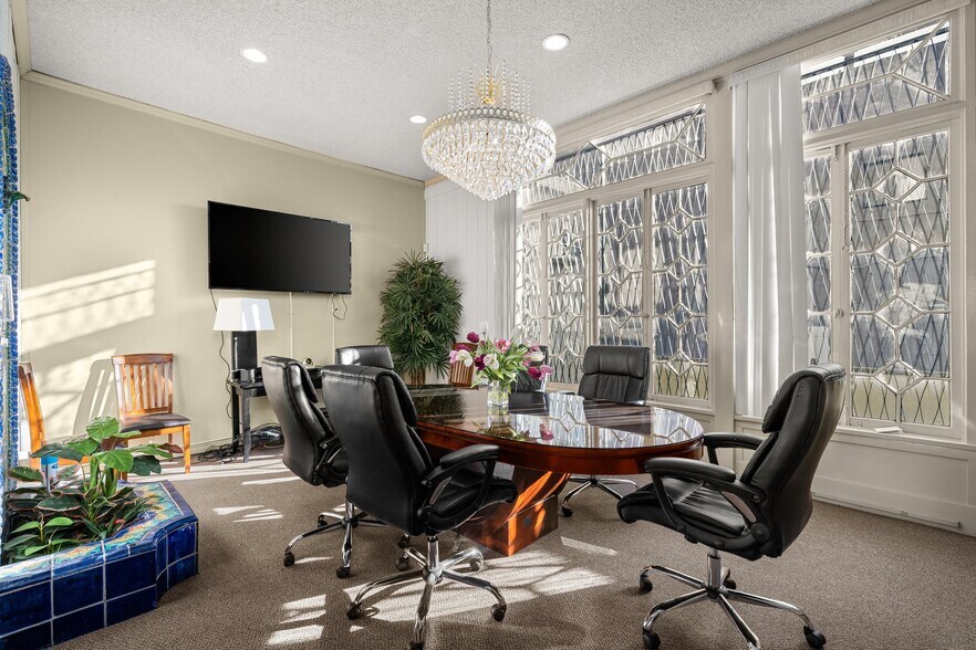 More Photos Of 7121 Magnolia Ave, Riverside Office For Sale