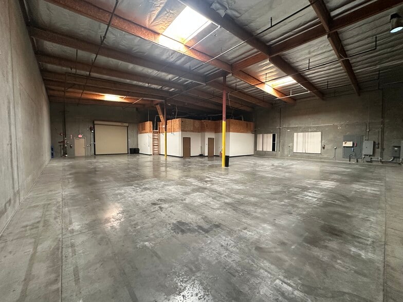 More Photos Of 7163 Old 215 Frontage Rd, Moreno Valley Research And Development For Lease