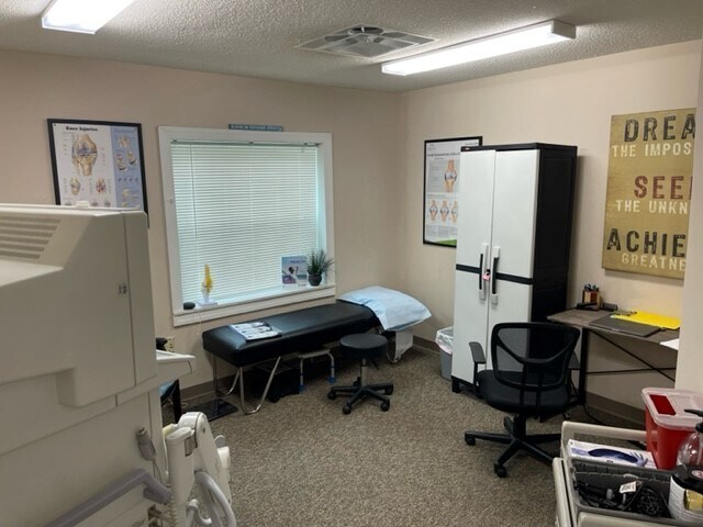 More Photos Of 13910 Fivay Rd, Hudson Medical For Lease