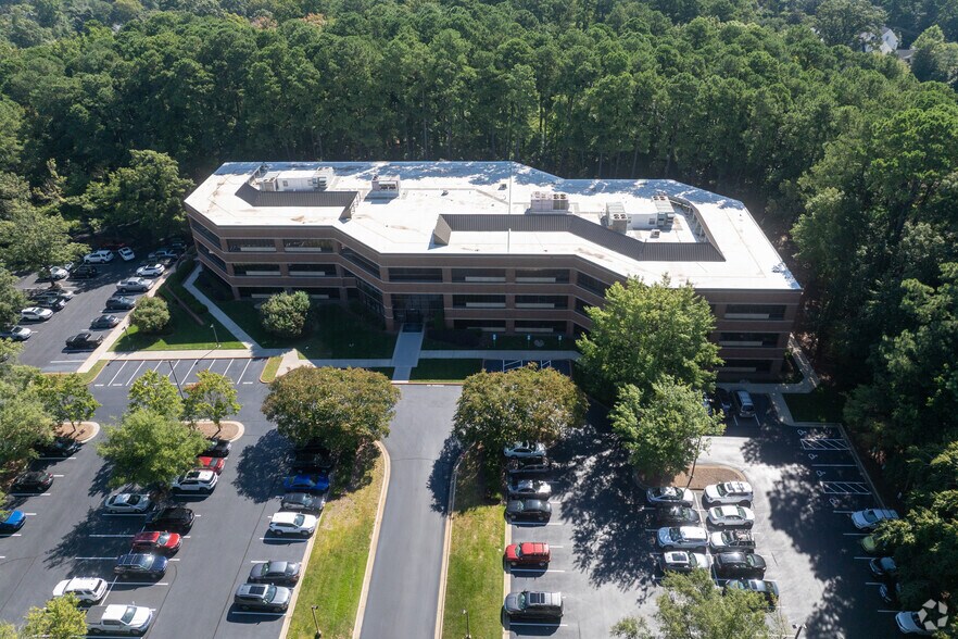 More Photos Of 3600 Glenwood Ave, Raleigh Office For Lease