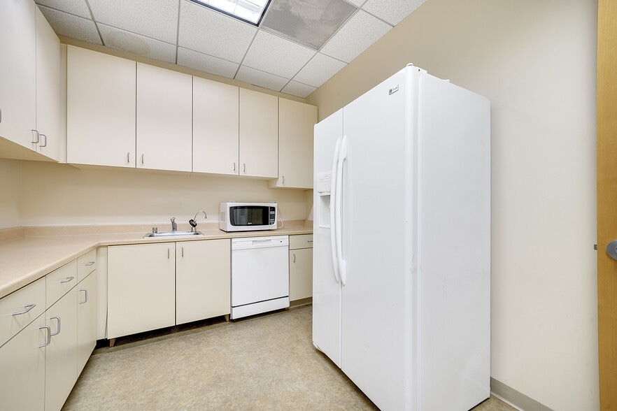 More Photos Of 500 La Gonda Way, Danville Office For Lease