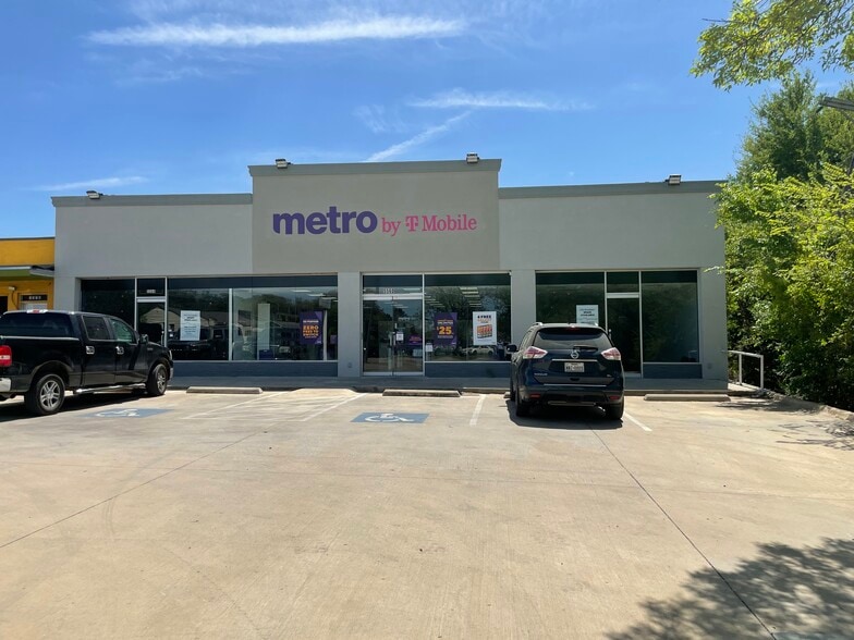 Primary Photo Of 5560 Meadowbrook Dr, Fort Worth Storefront Retail Office For Sale