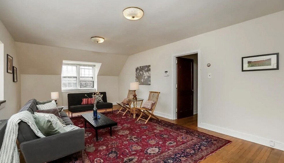 More Photos Of 1511 Bethlehem Pike, Flourtown Storefront Retail Residential For Sale
