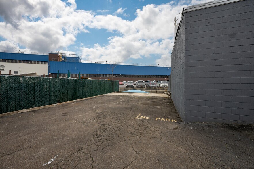 More Photos Of 914-920 Old Nepperhan Ave, Yonkers Storefront For Sale