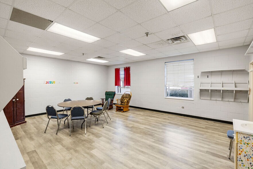 More Photos Of 1941 Shorter Ave SW, Rome Religious Facility For Lease