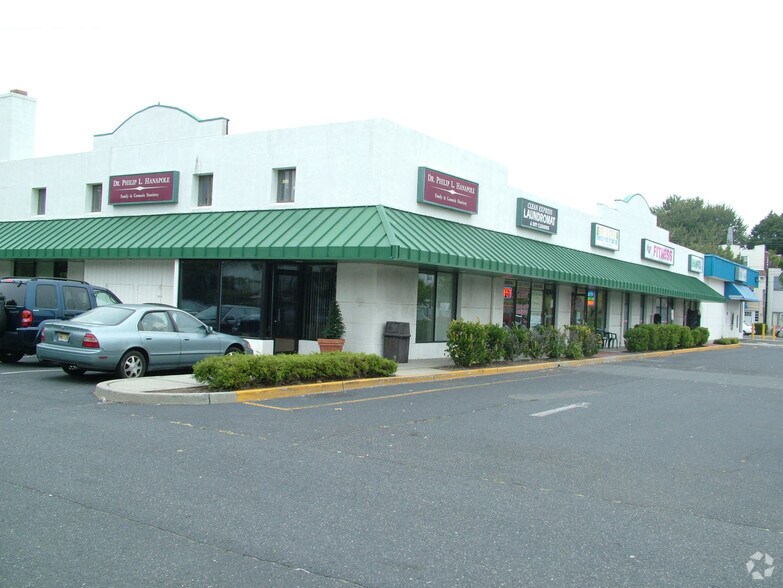 More Photos Of 611 Main St, Belmar General Retail For Lease