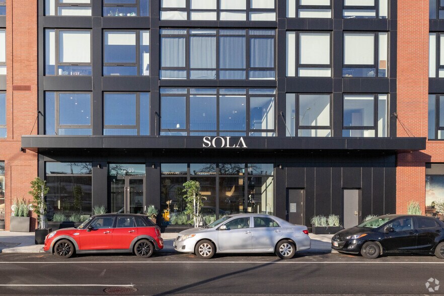 More Photos Of 7201 Queens Blvd, Woodside Apartments For Lease