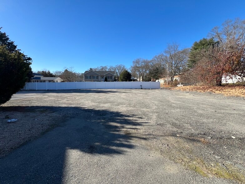 More Photos Of 128 Pleasant View Ave, Smithfield Freestanding For Lease