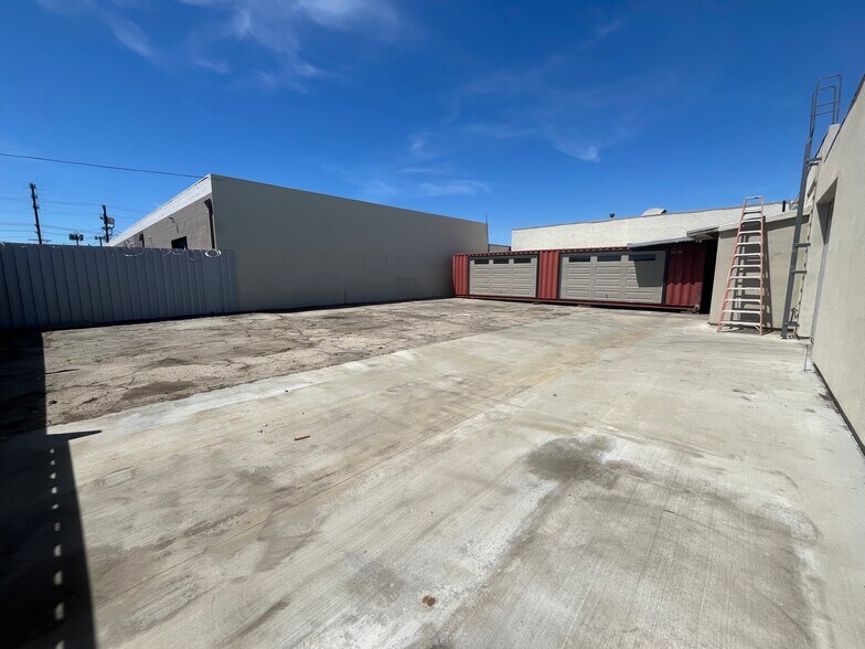 More Photos Of 7255 Atoll Ave, North Hollywood Manufacturing For Lease