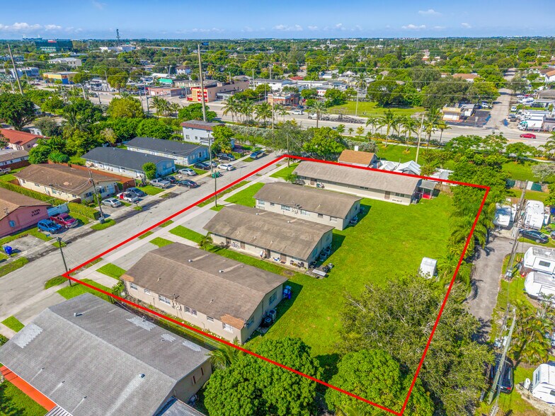 More Photos Of 5923 Pierce St, Hollywood Multifamily For Sale