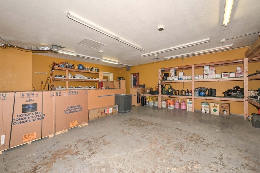 More Photos Of 11123-11127 W Nevada Ave, Youngtown Office For Sale