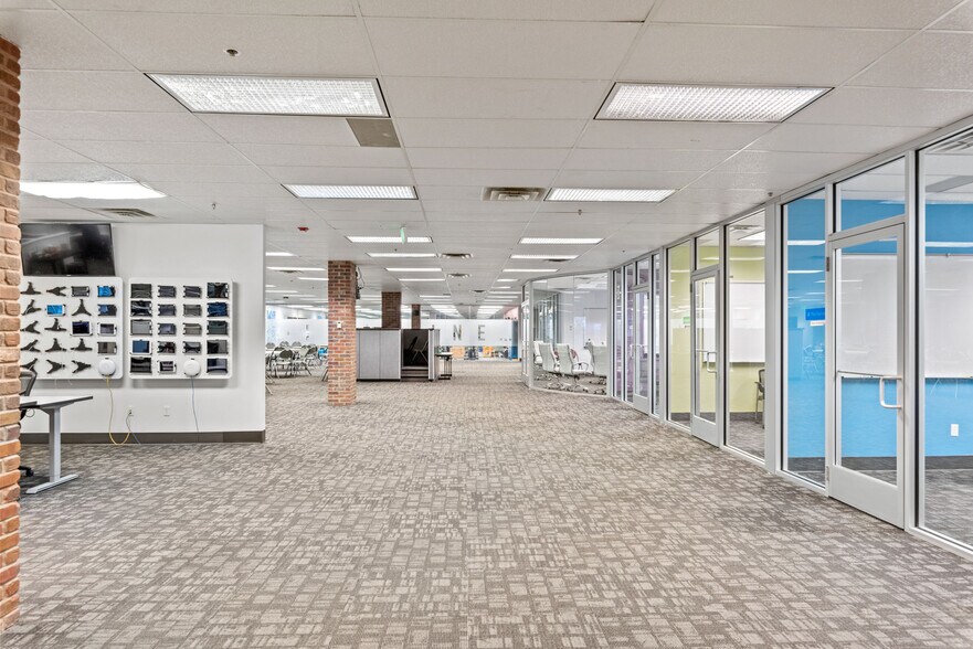 More Photos Of 382 W Park Cir, Provo Office For Sale
