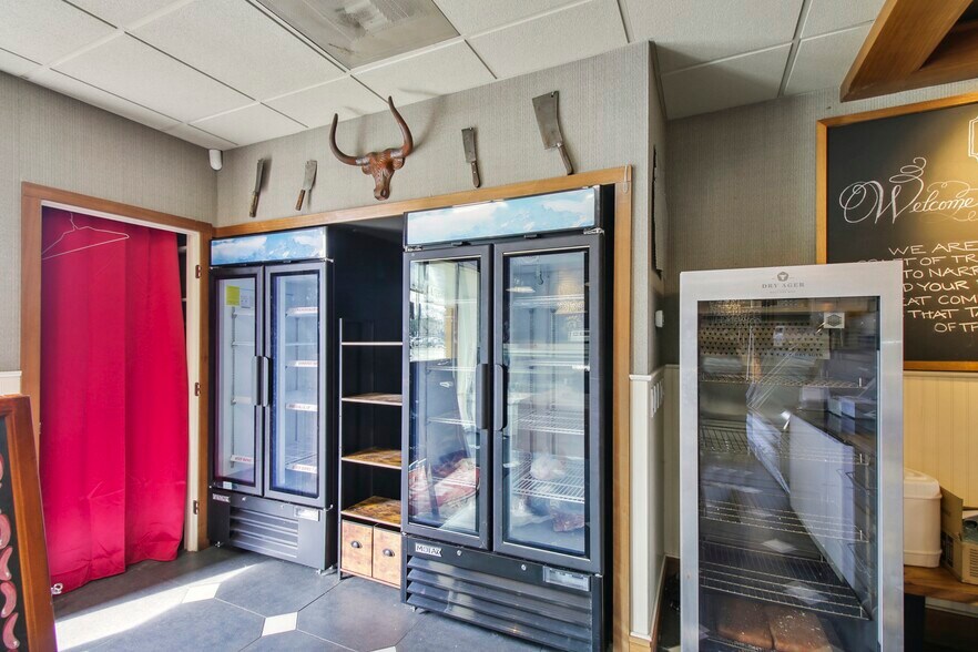 More Photos Of 4801 Folsom Blvd, Sacramento Freestanding For Lease