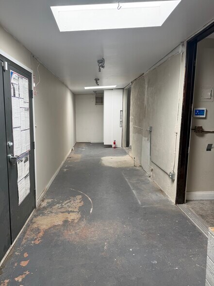 More Photos Of 8262 Melrose Ave, Los Angeles Storefront Retail Residential For Sale