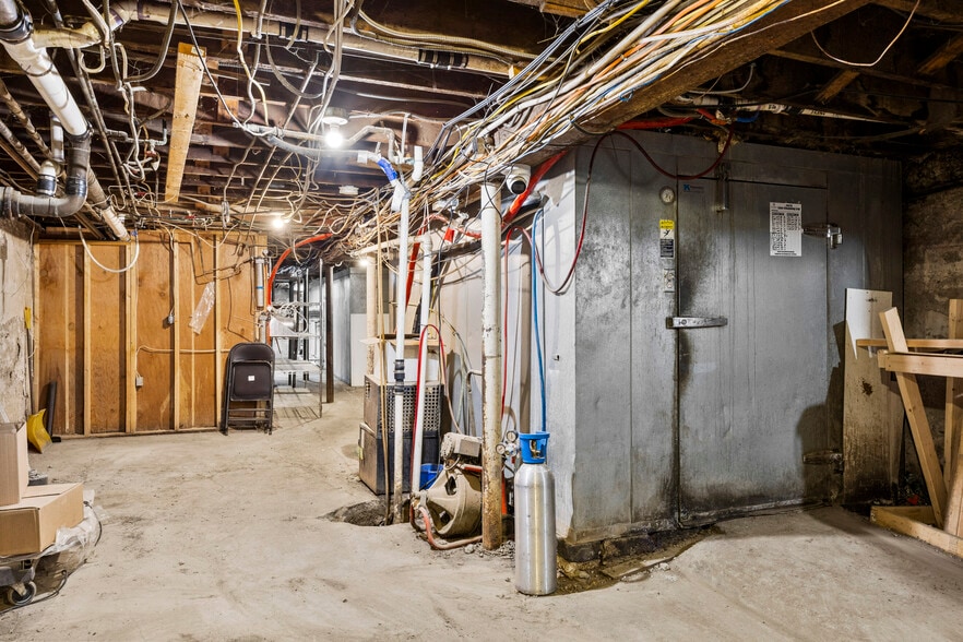 More Photos Of 367 Delaware Ave, Delmar Bar For Sale