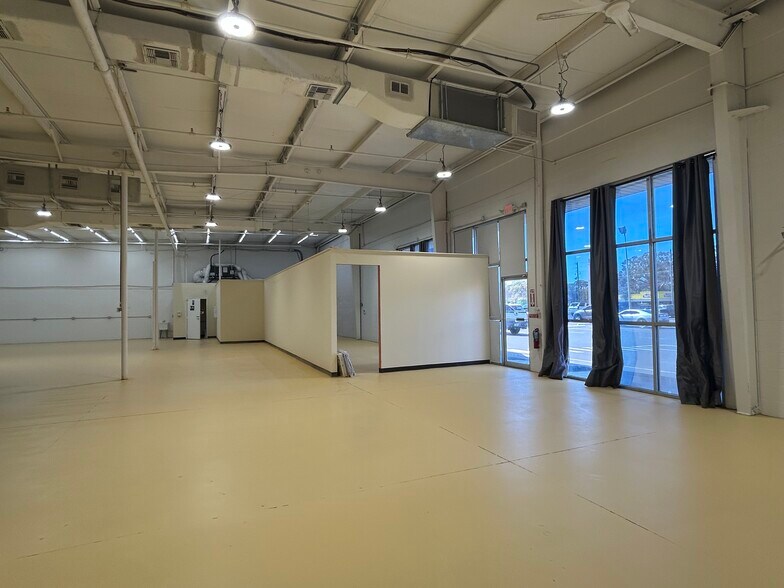 More Photos Of 7400 US Highway 19, New Port Richey Storefront For Lease
