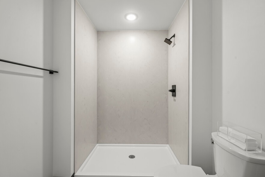 More Photos Of 4477 34th Ave, Cincinnati Self Storage For Sale