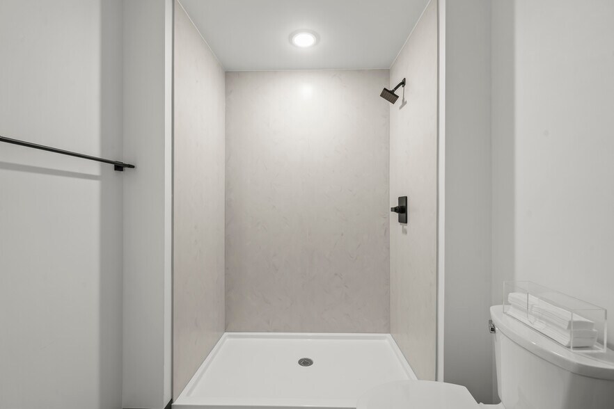 More Photos Of 4477 34th Ave, Cincinnati Self Storage For Sale