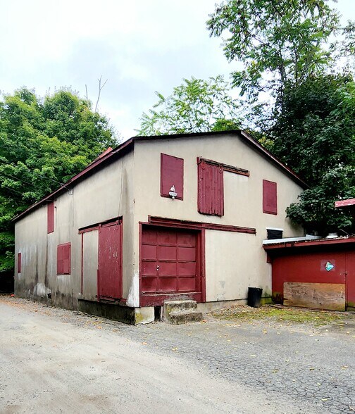 More Photos Of 69-73 Main St, Butler Contractor Storage Yard For Sale