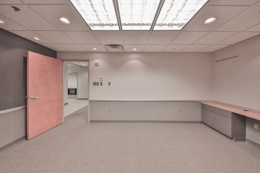 More Photos Of 2299 Brodhead Rd, Bethlehem Office For Sale