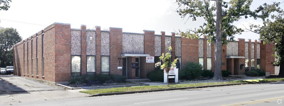 Primary Photo Of 828 Busse Hwy, Park Ridge Office For Sale