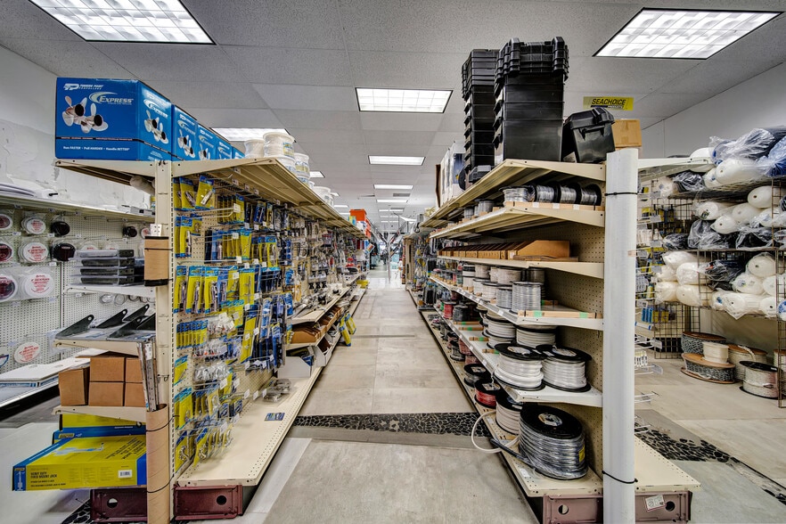 More Photos Of 14951 S Dixie Hwy, Palmetto Bay Freestanding For Sale