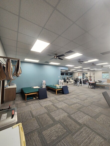 More Photos Of 21200 TX-46, Spring Branch Medical For Sale