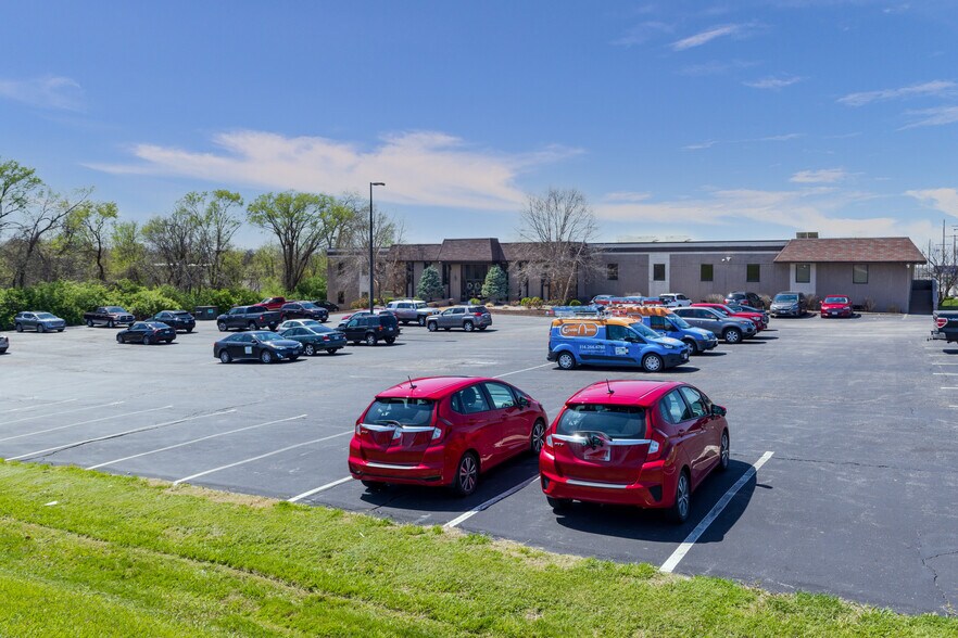 More Photos Of 11520 St. Charles Rock Rd, Bridgeton Medical For Lease