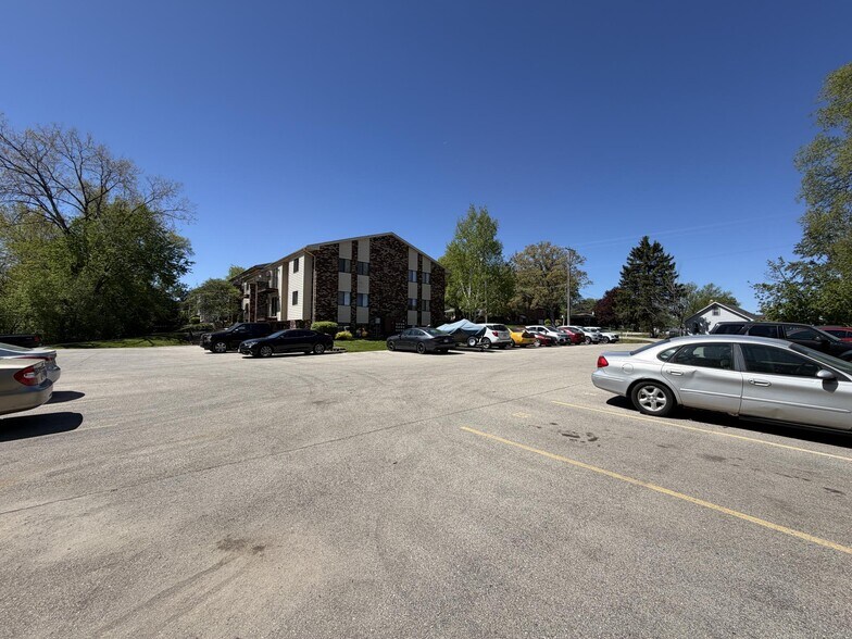 More Photos Of 8401 198th Ave, Bristol Apartments For Sale