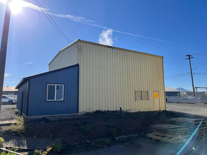 More Photos Of 8380 Agate Rd, White City Manufacturing For Sale