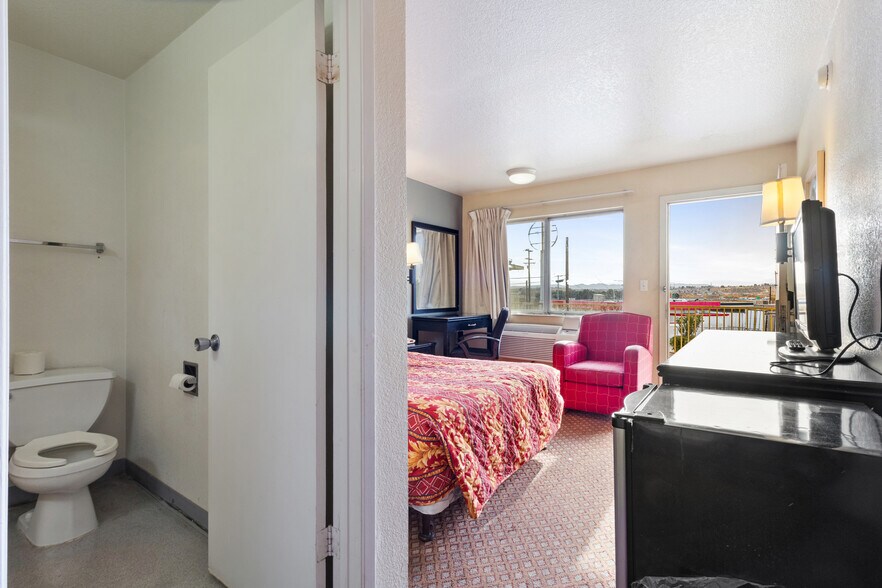 More Photos Of 16901 Stoddard Wells Rd, Victorville Hotel For Sale