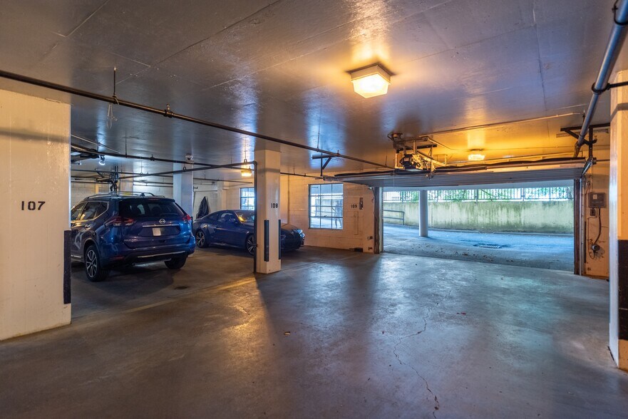 More Photos Of 2712 Wisconsin Ave NW, Washington Apartments For Sale