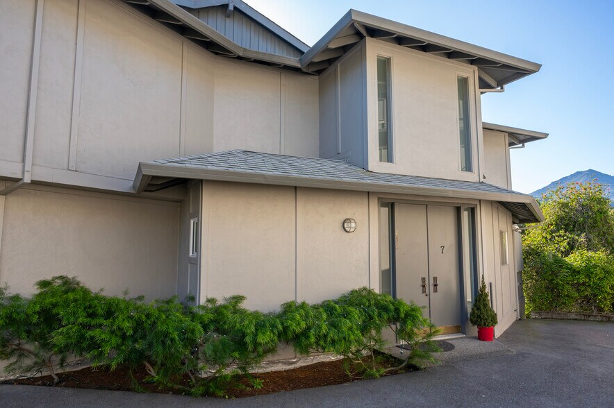 More Photos Of 151-153 Upper Via Casitas, Greenbrae Apartments For Sale