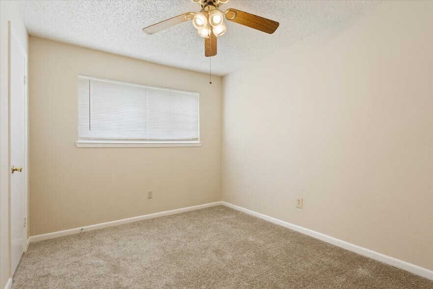 More Photos Of Gruver Circle, Hewitt Apartments For Sale