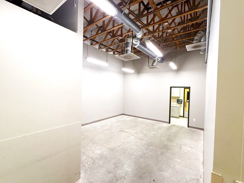 More Photos Of 901 Los Coches Rd, Soledad Medical For Lease