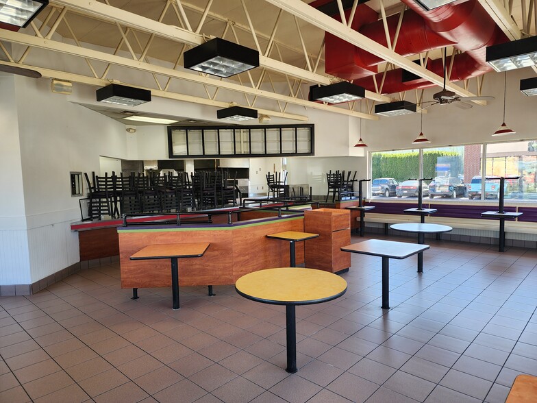 More Photos Of 12226 N Division St, Spokane Fast Food For Lease