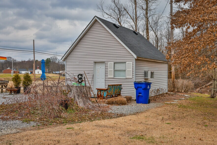 More Photos Of 279 Pikeview St, Dresden Multifamily For Sale