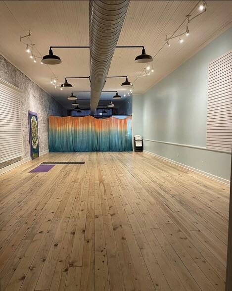 More Photos Of 115 Gordon St, Chickamauga Storefront For Sale