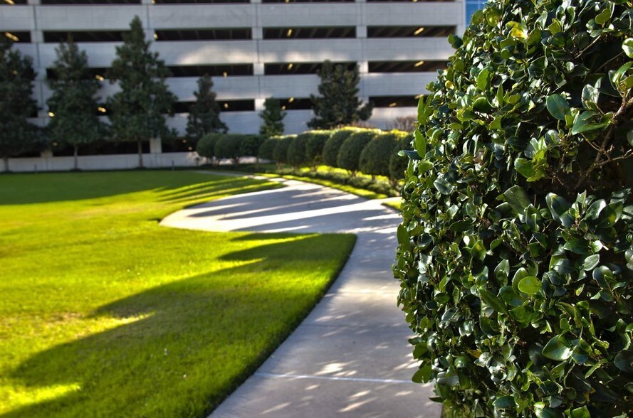 More Photos Of 2050 W Sam Houston Pky S, Houston Office For Lease