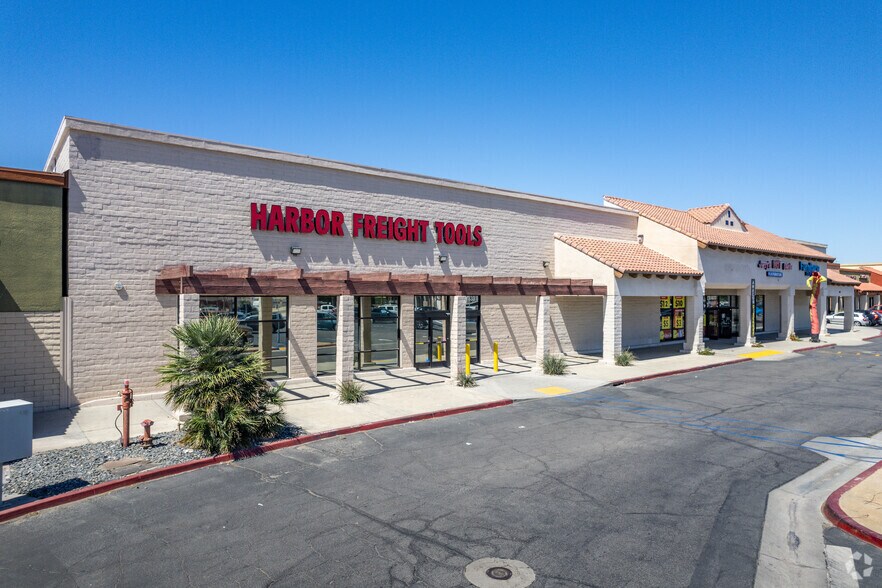 Primary Photo Of 31833 Date Palm Dr, Cathedral City Storefront For Lease