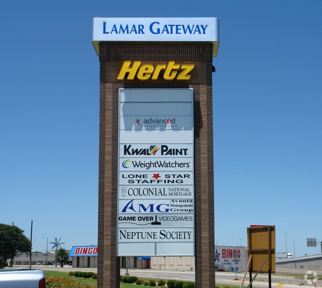 More Photos Of 911 Anderson Ln W, Austin Unknown For Lease