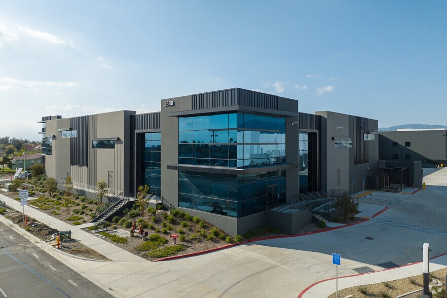 More Photos Of 2688 W Baseline Ave, Rialto Distribution For Lease