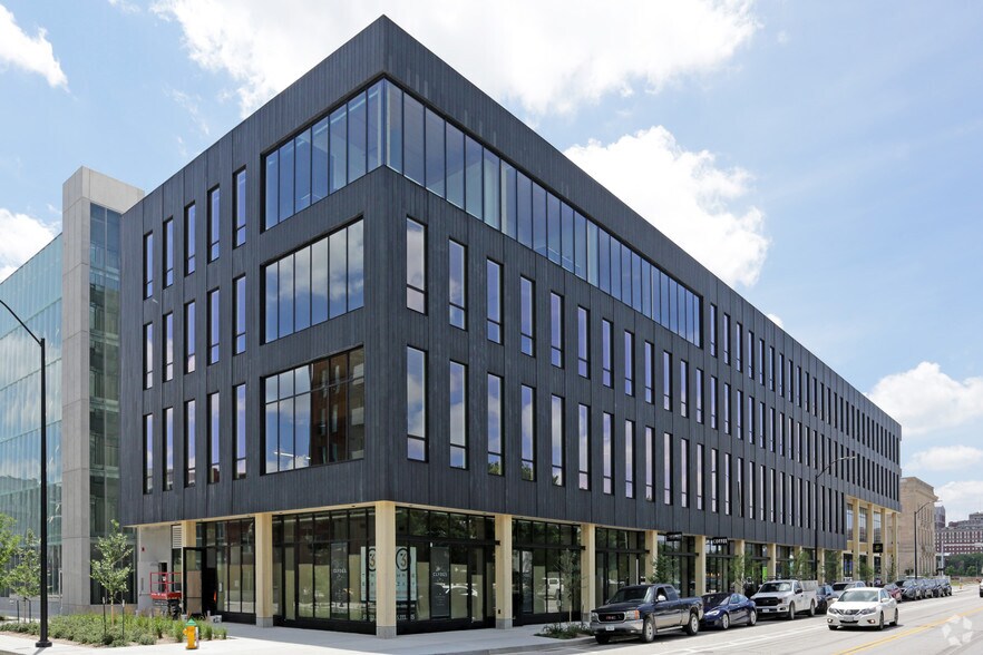 More Photos Of 111 E Grand Ave, Des Moines Office For Lease